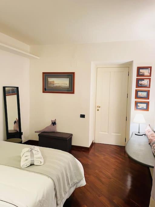 Apartment Re Gallo Luxury Plebiscito In Via Chiaia